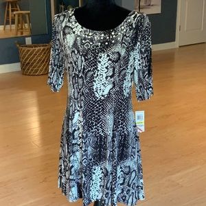 Blinged Neck Jersey Knit Black & Off White Patterned Dress w/short sleeve’s